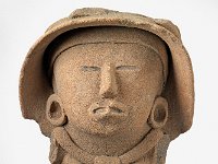 Ame Ker 89  Ame Ker 89, Mexiko, Zentrale Golfküste, Bundesstaat Veracruz, Klassische Periode, ca. 300-800 n. Chr., Fragment einer Figur, Ton, Erdpech, H 17,9 cm, B 15,2 cm : Museumsfoto: Claus Cordes, Bestandskatalog Ethnologie